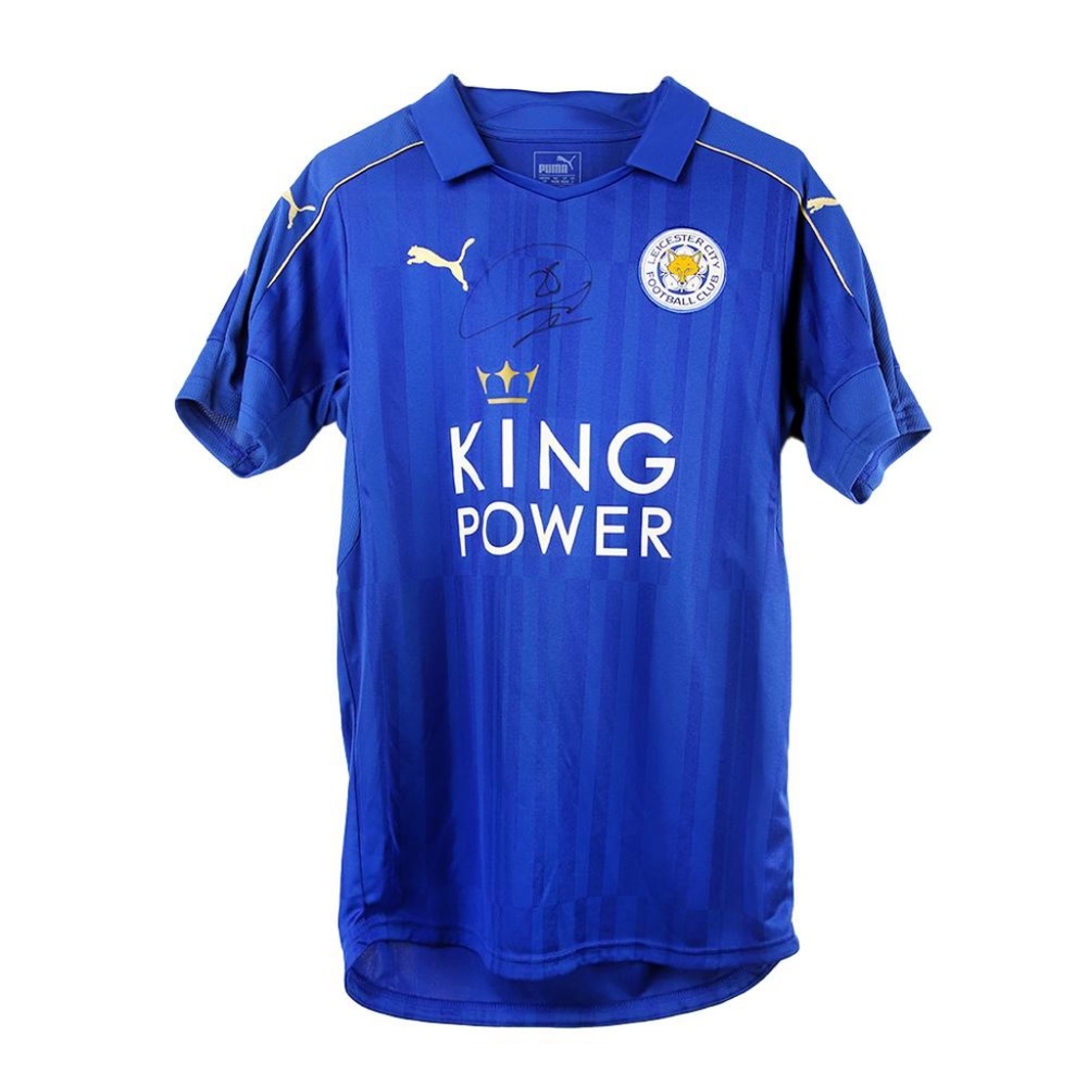 SIGNED Christian Fuchs Leicester City 2016/17 Home